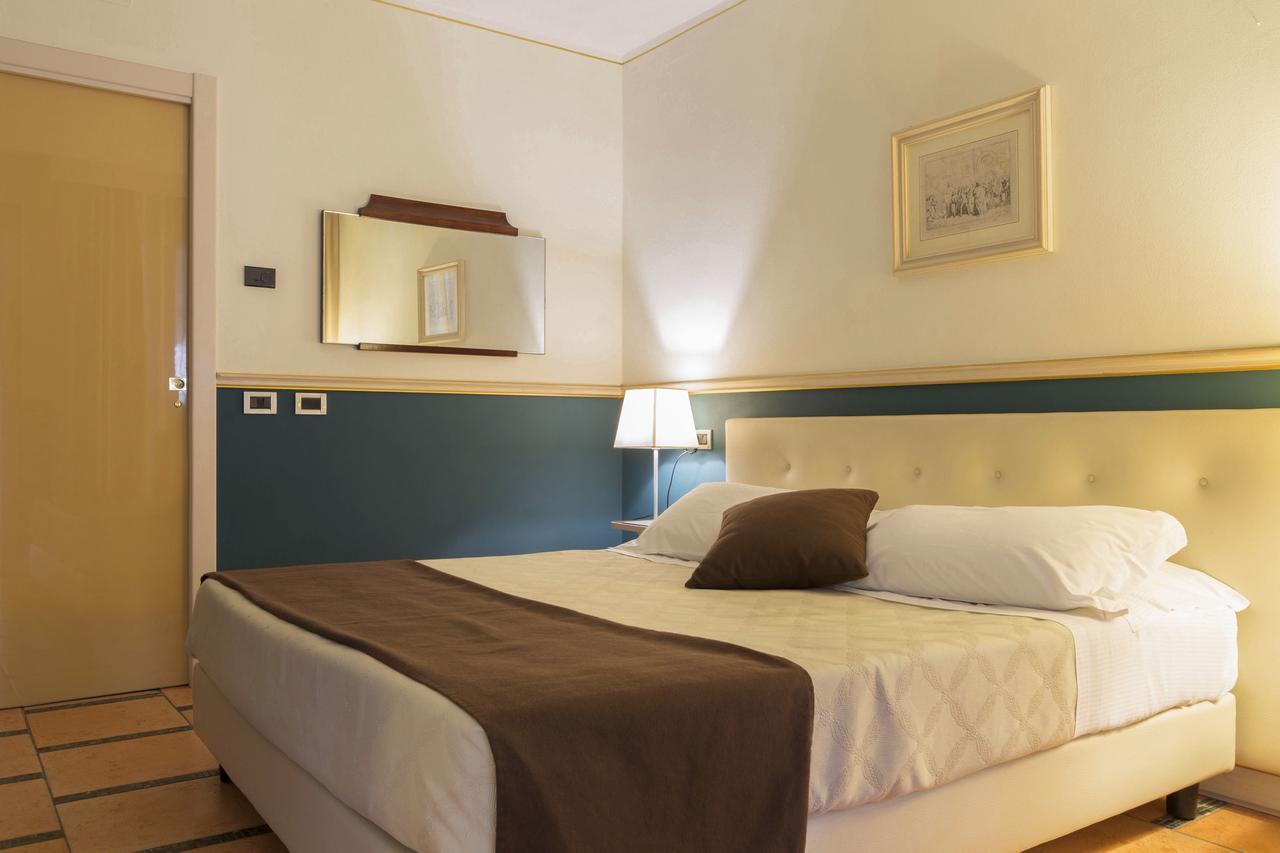 Hotel Ponte Di Rialto Крема Екстер'єр фото